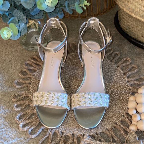 Kelly & Katie sandals - Picture 5 of 5